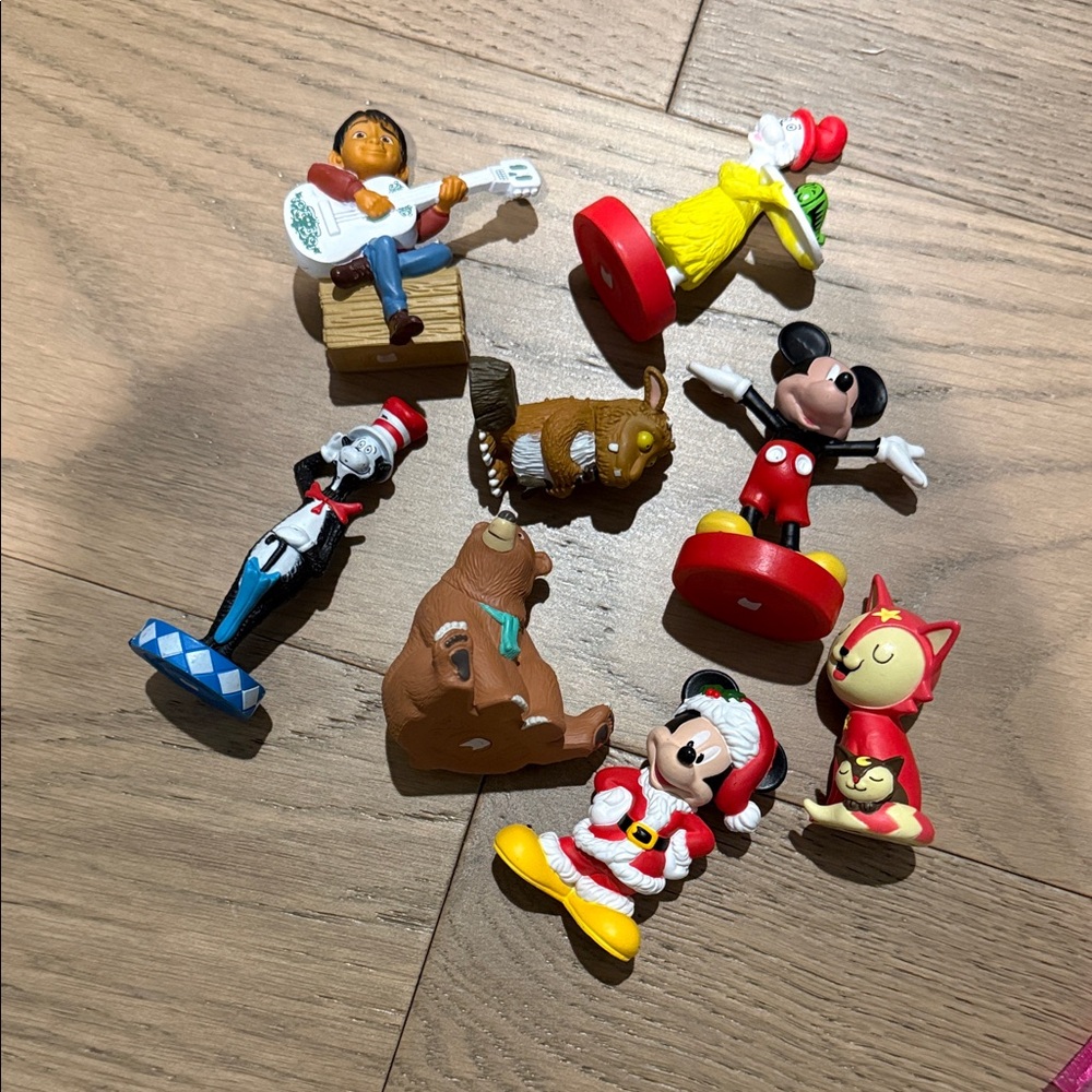 Set of 8 tonies